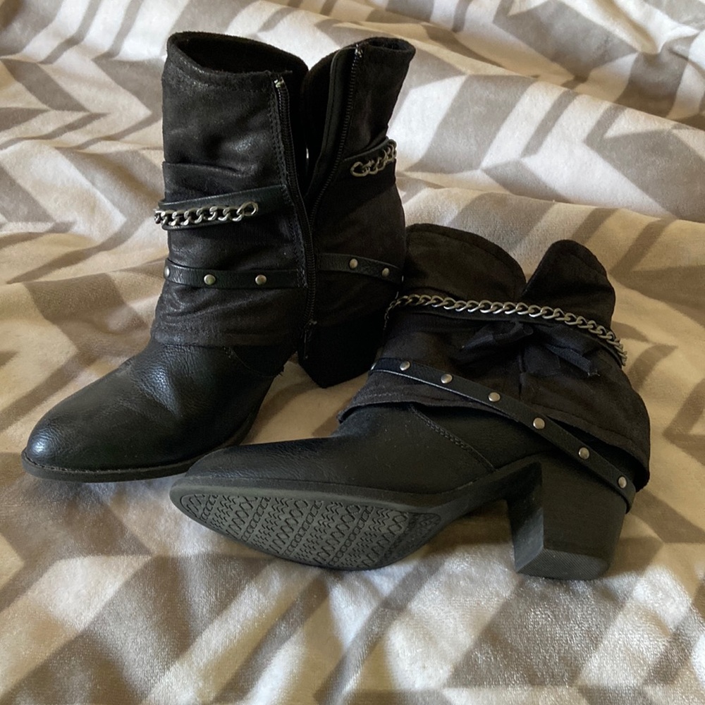 Black heeled booties